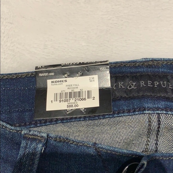 Rock & Republic Mid Rise Legging - Picture 5 of 7